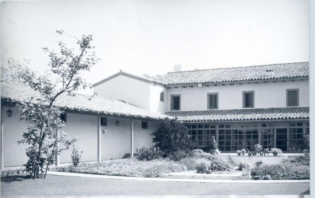 Completed courtyard October 1931