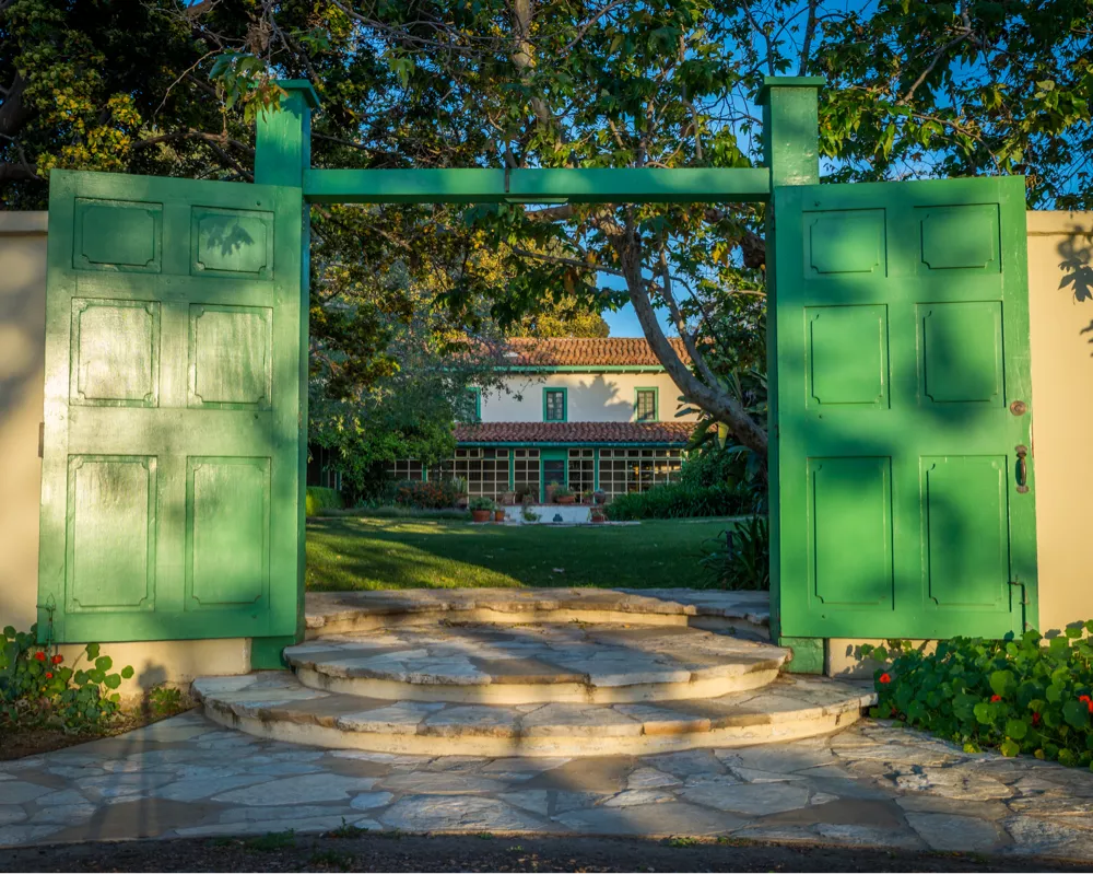 Image of gates of rancho los cerritos grounds