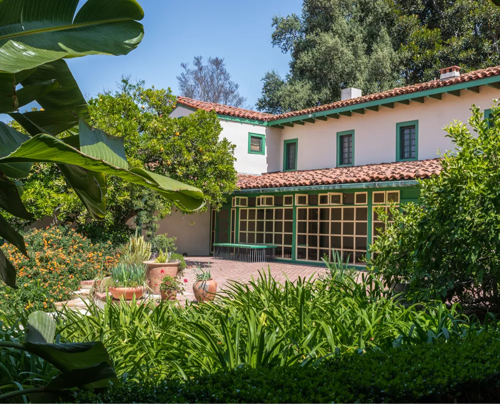 photo of rancho los cerritos courtyard